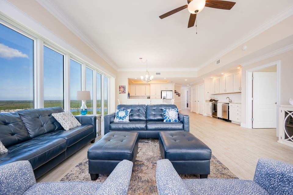 Condo, 4 Bedrooms | Living area