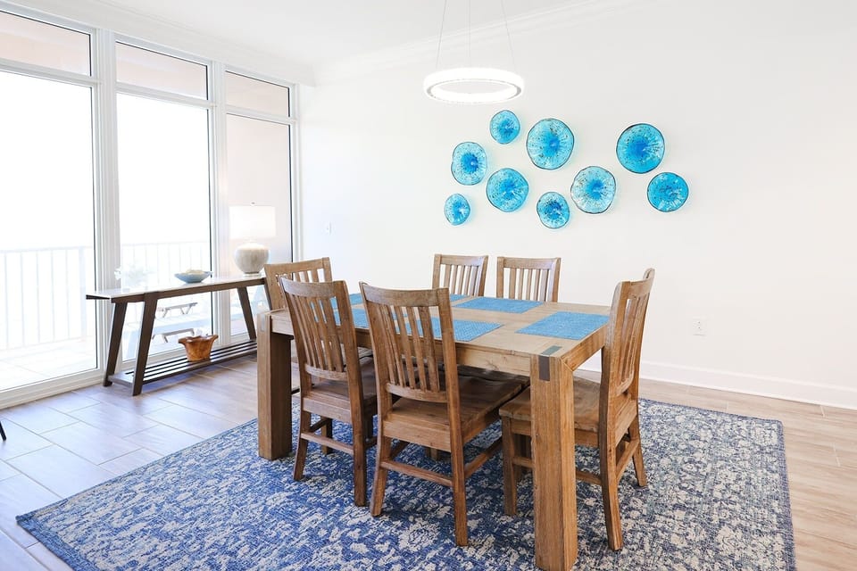 Condo, 2 Bedrooms | Dining