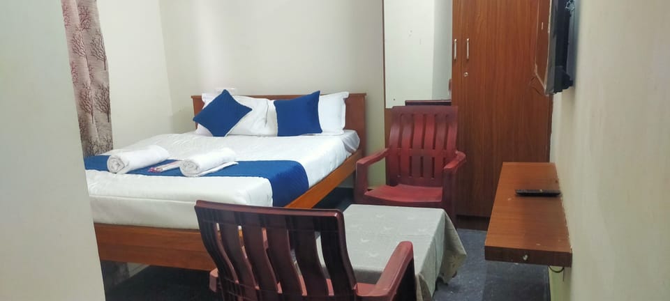 Deluxe Double Room | Soundproofing, iron/ironing board, free WiFi