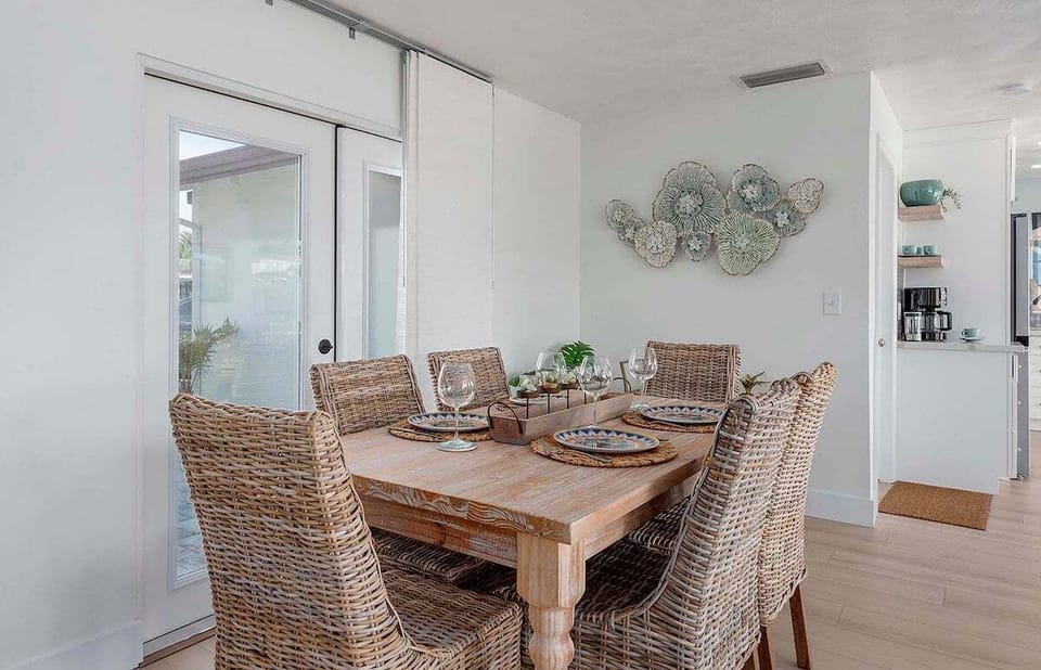 Dining Space for Six