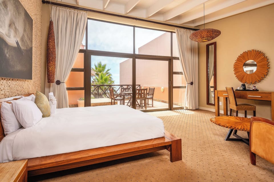 Deluxe Room | Desk, laptop workspace, cribs (free), WiFi (free)
