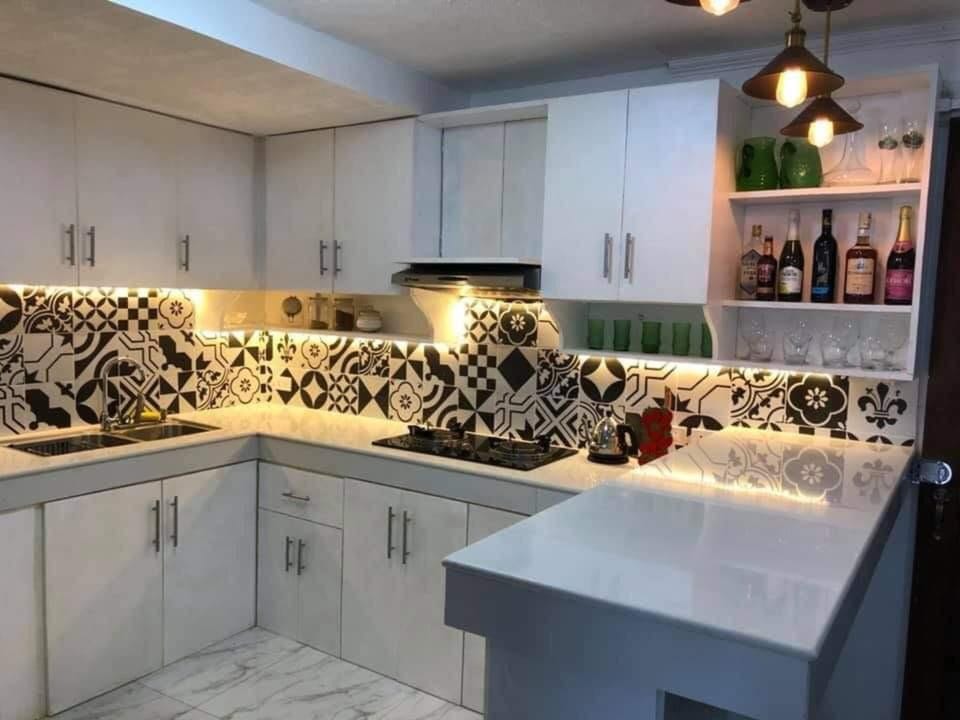 Signature House, 2 Bedrooms, Non Smoking | Private kitchen | Fridge, microwave, stovetop, coffee/tea maker