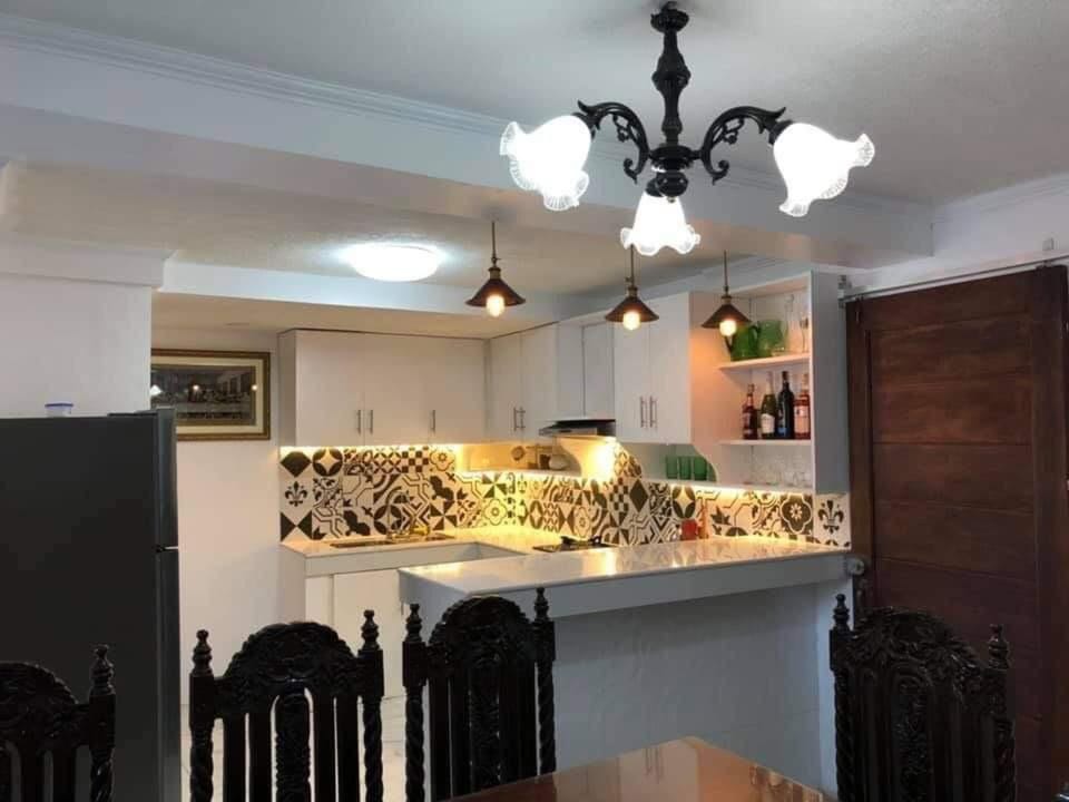 Signature House, 2 Bedrooms, Non Smoking | Private kitchen | Fridge, microwave, stovetop, coffee/tea maker