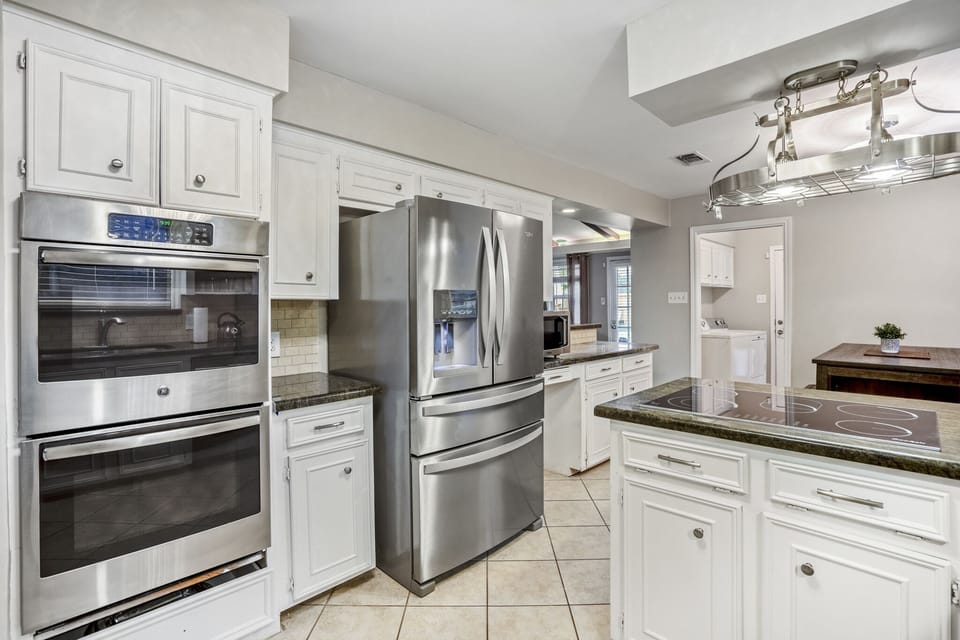 From gourmet dinners to quick snacks, this kitchen has everything you need