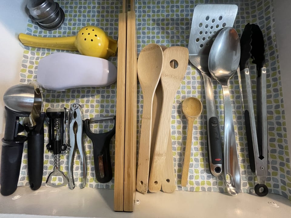 Some items in the kitchen that can be used.