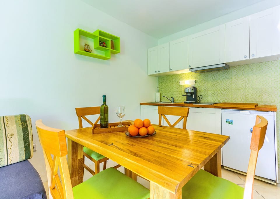 Apartment | Dining