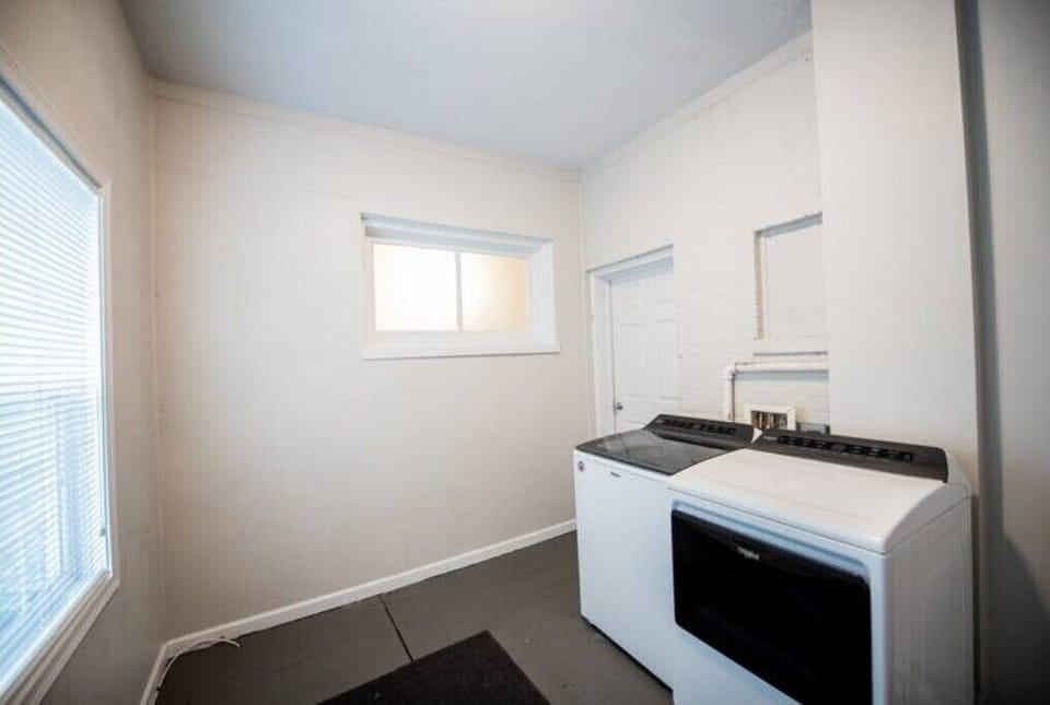 In unit washer and dryer! 