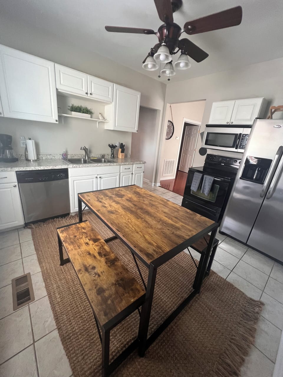 Full kitchen complete with a dishwasher 