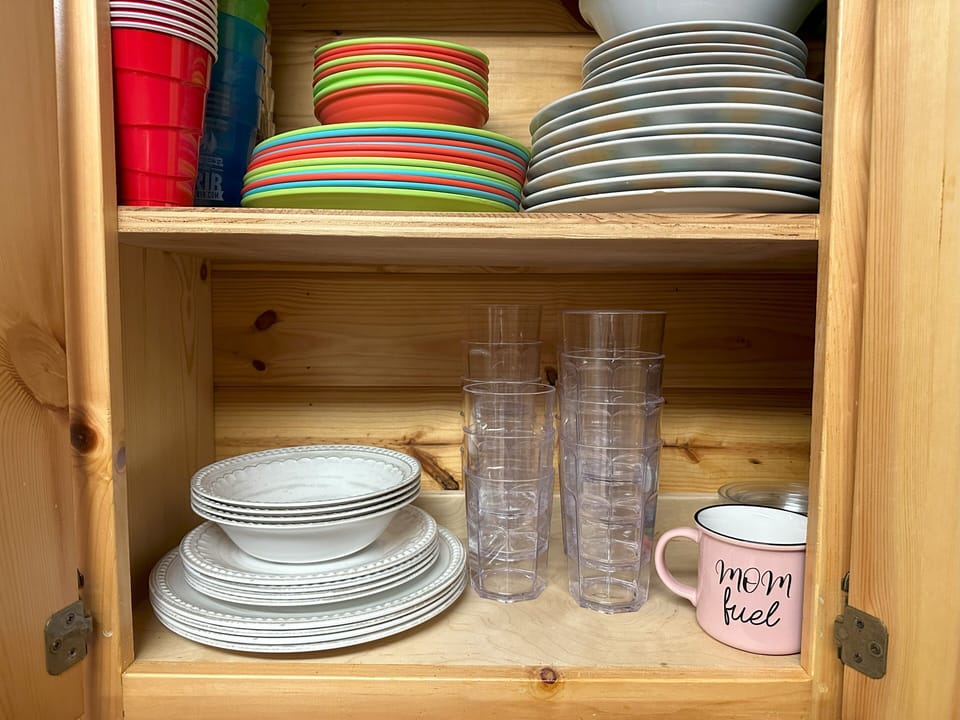 Main Cabin - Dishes