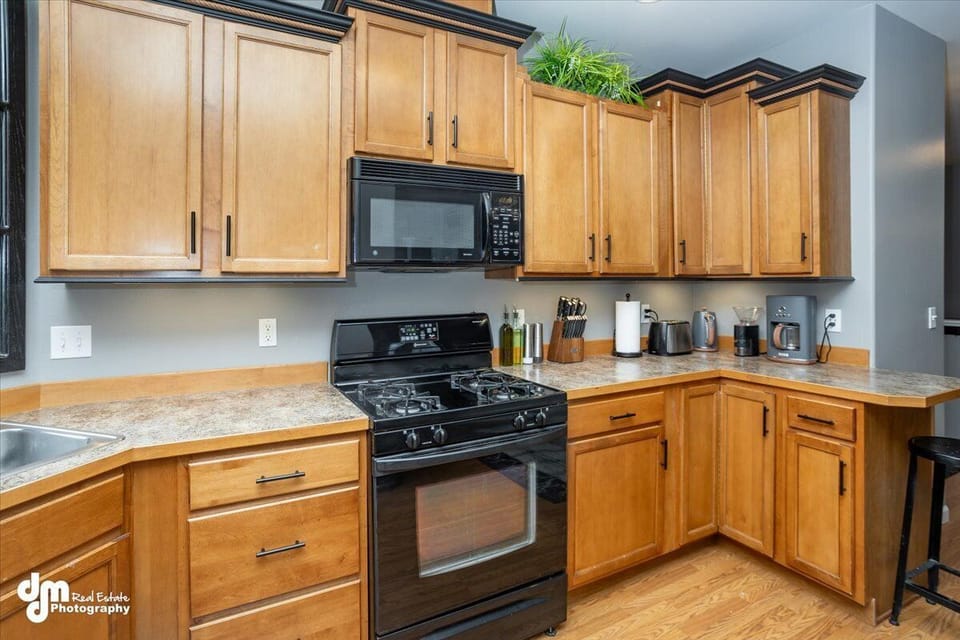 Gas Stove and Microwave
