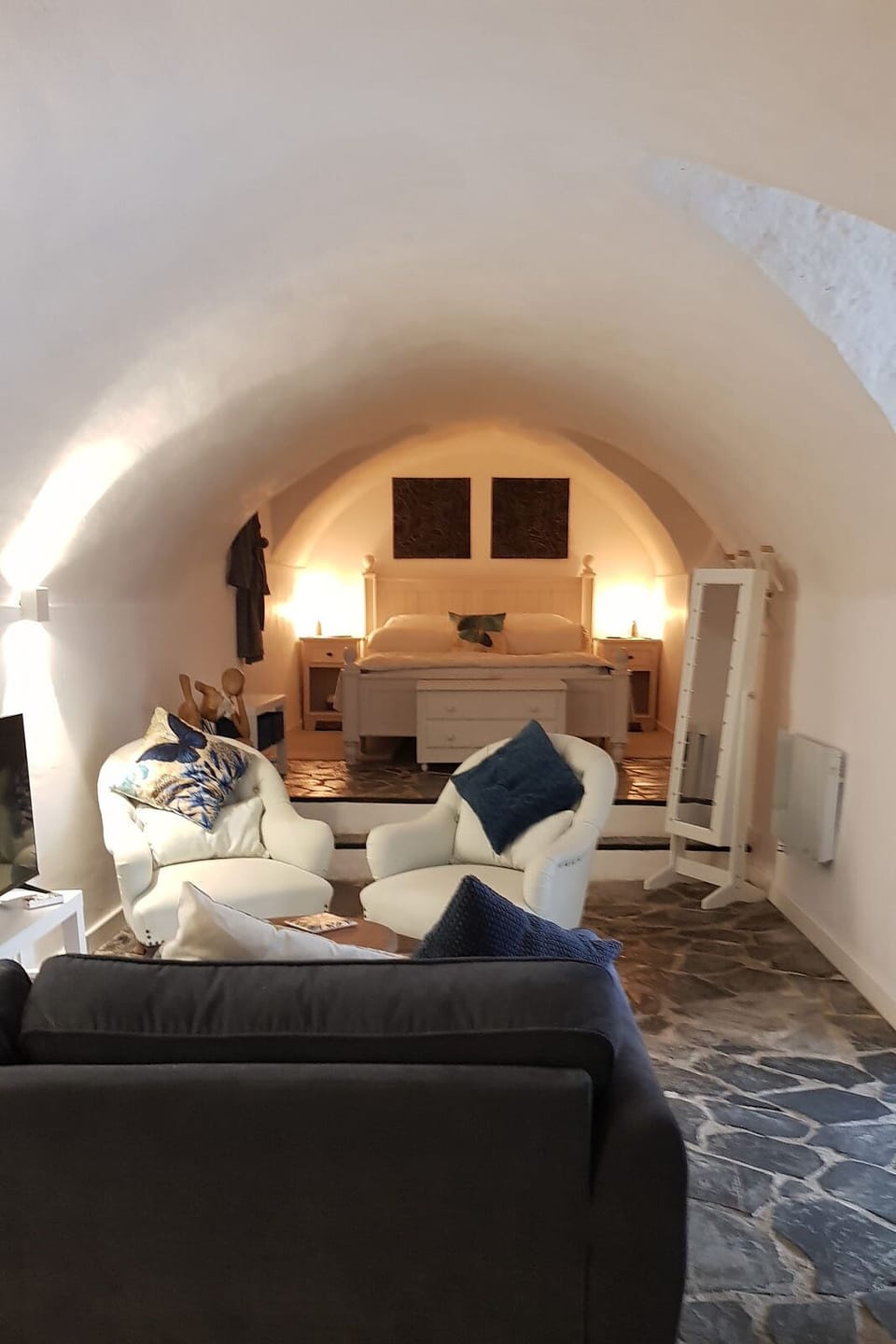 Luxury Suite | Soundproofing, free WiFi, bed sheets