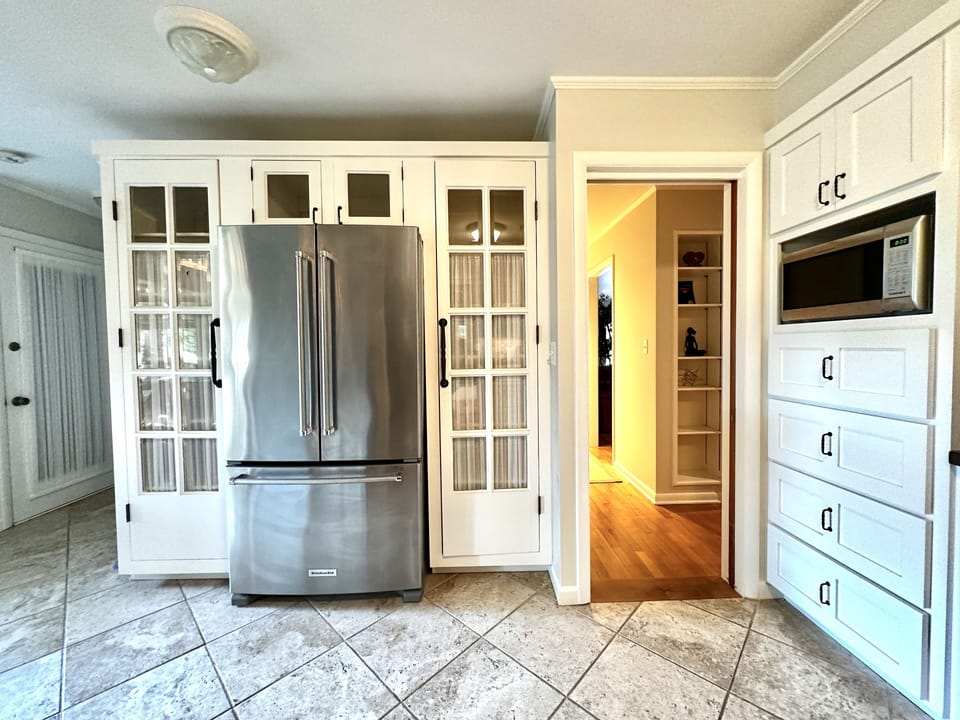 Luxury Condo, 2 Bedrooms, Hot Tub, Mountain View (West Pointe) | Private kitchen | Microwave, coffee/tea maker, toaster, cookware/dishes/utensils