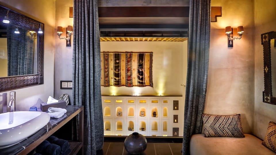 Royal Suite, Multiple Beds, Terrace, Courtyard View (Dzhari) | Bathroom | Free toiletries, hair dryer, slippers, towels