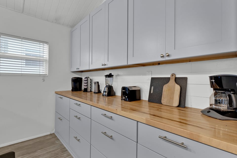 Kitchen appliances and storage