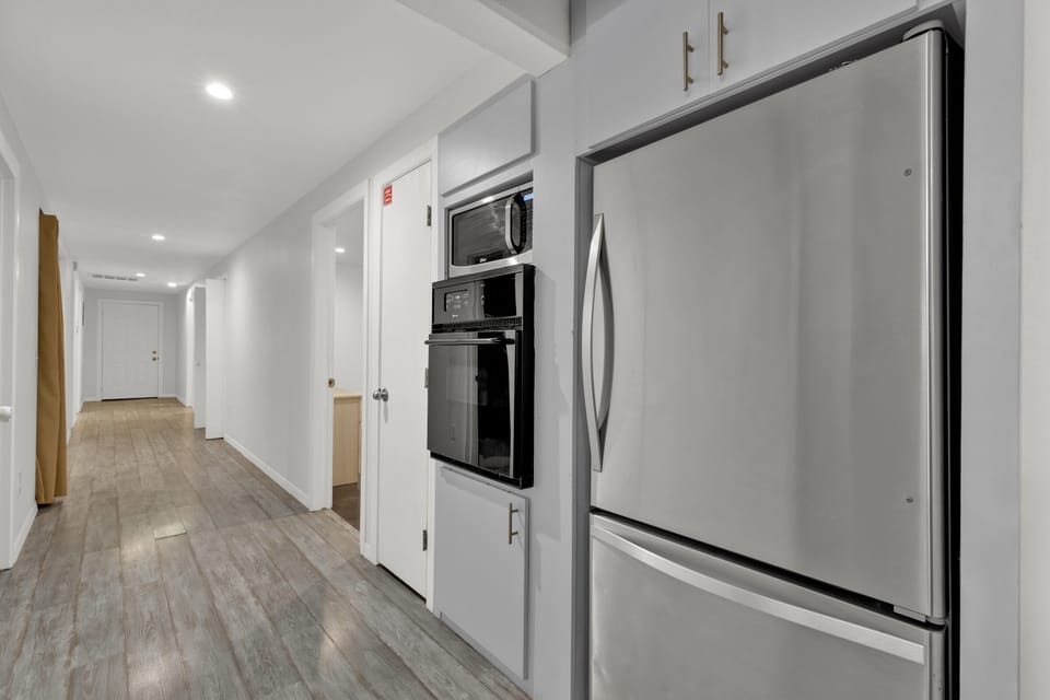 Oven/Microwave/Refrigerator Freezer