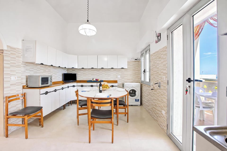 Kitchen and dining area