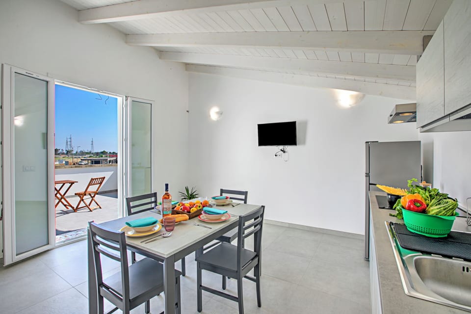 Kitchen and dining area
