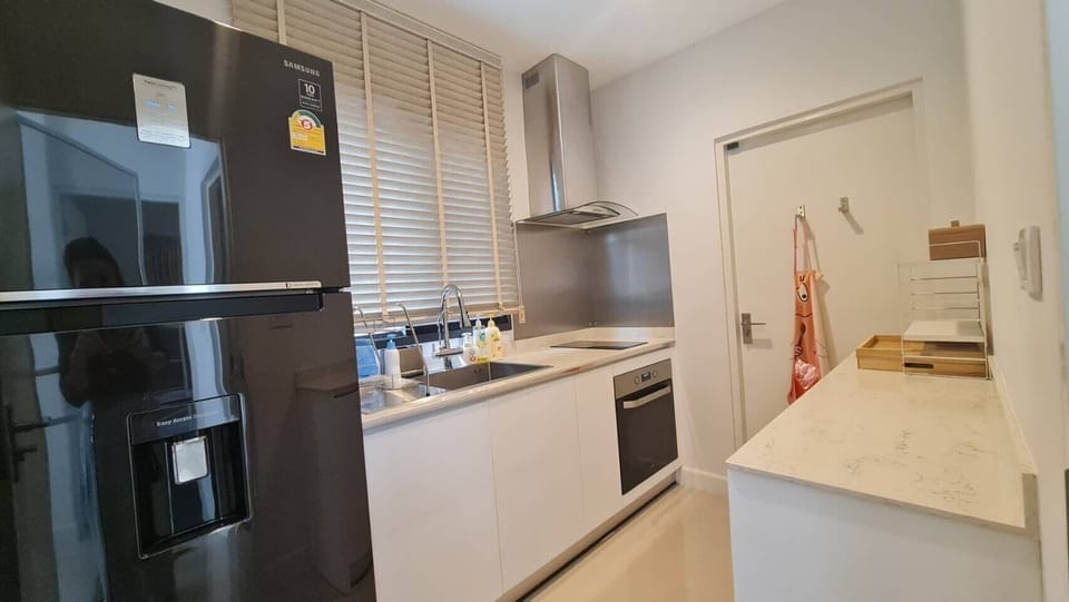 Three-Bedroom Garden View (Khun Oh) | Private kitchen | Electric kettle