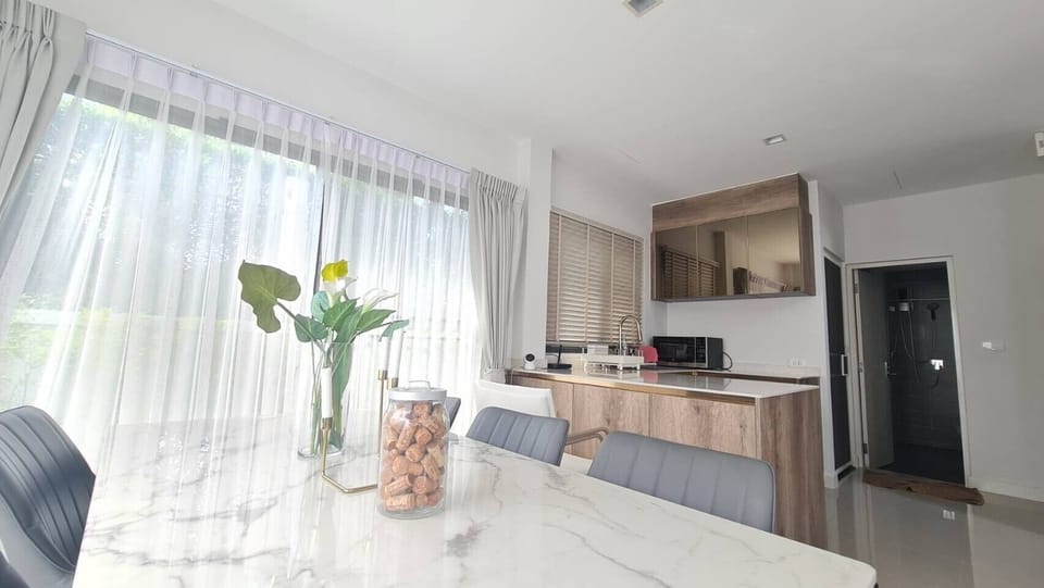 Three-Bedroom Garden View (Khun Oh) | 3 bedrooms, desk, WiFi (free)
