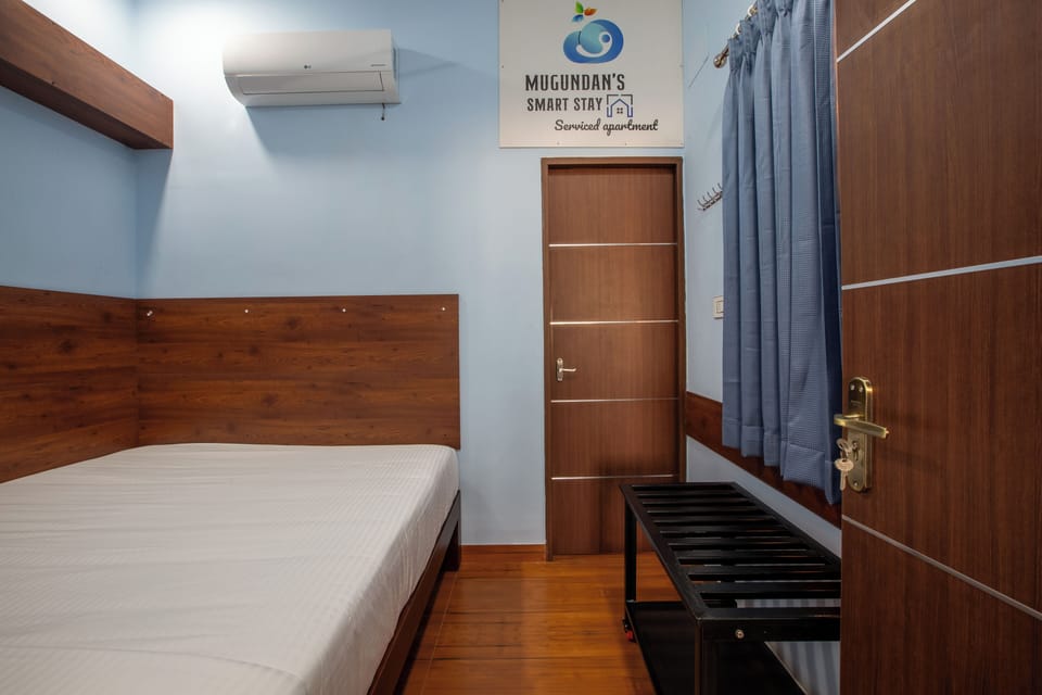 2 bedrooms, Select Comfort beds, desk, laptop workspace