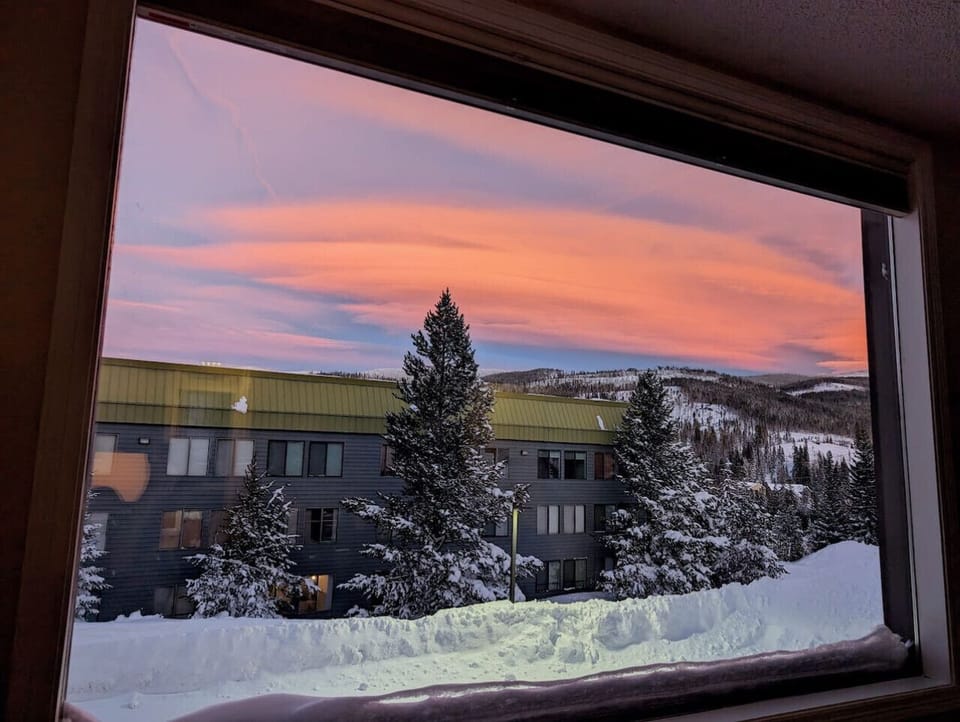 Take in the gorgeous mountain sunset views from the large picture window in the living room.