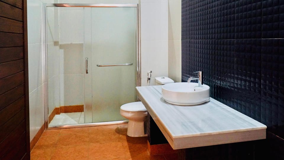 Deluxe Double Room, Mountain View | Bathroom