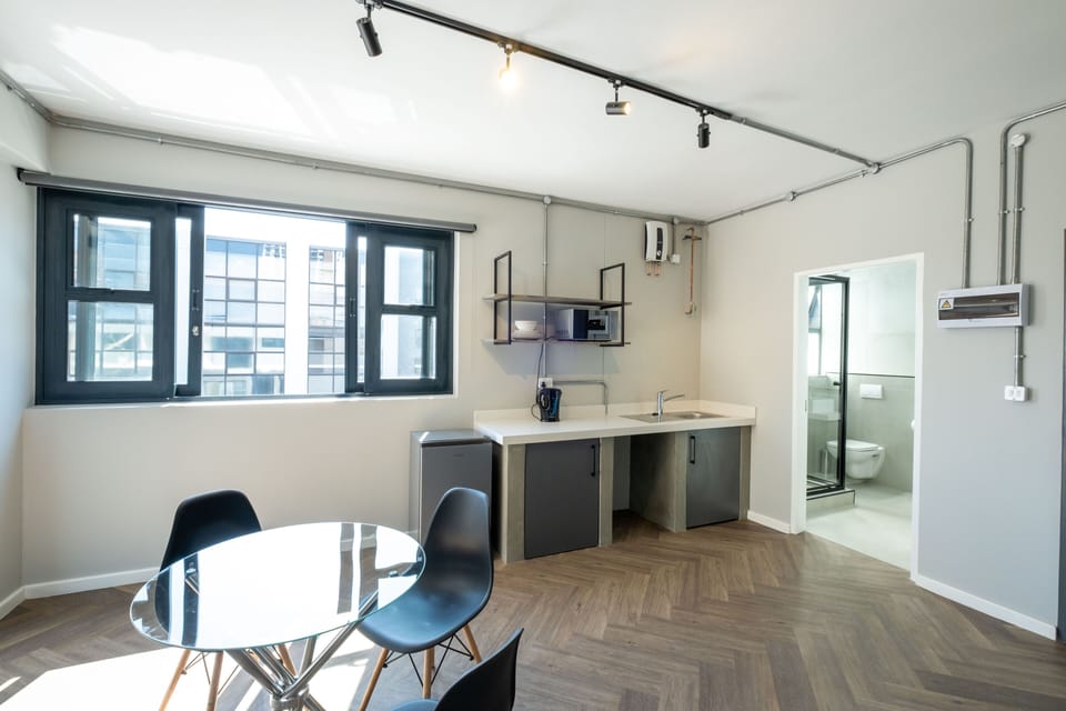Exclusive Apartment | Desk, laptop workspace, soundproofing, free WiFi