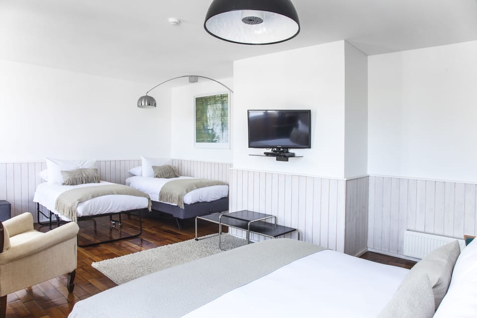 Junior Room | Premium bedding, down comforters, pillowtop beds, in-room safe