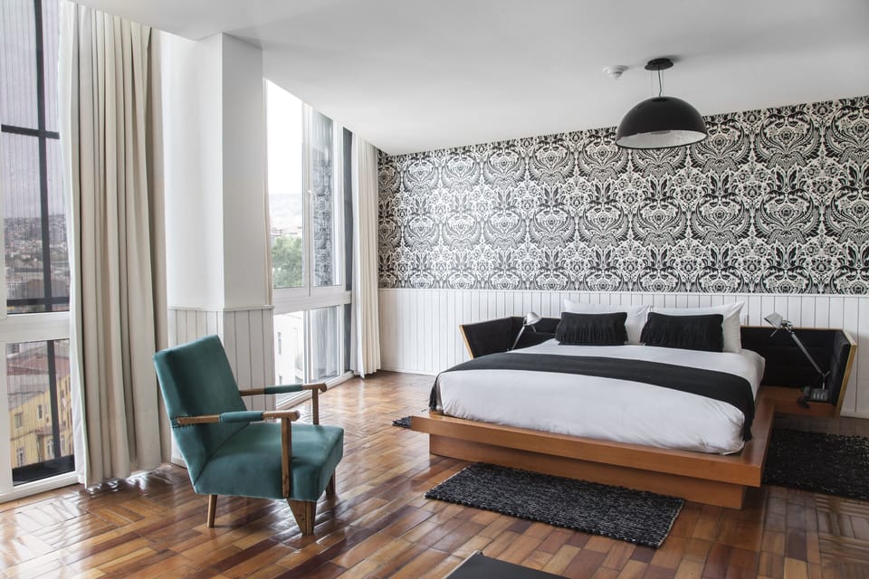 Junior Room | Premium bedding, down comforters, pillowtop beds, in-room safe
