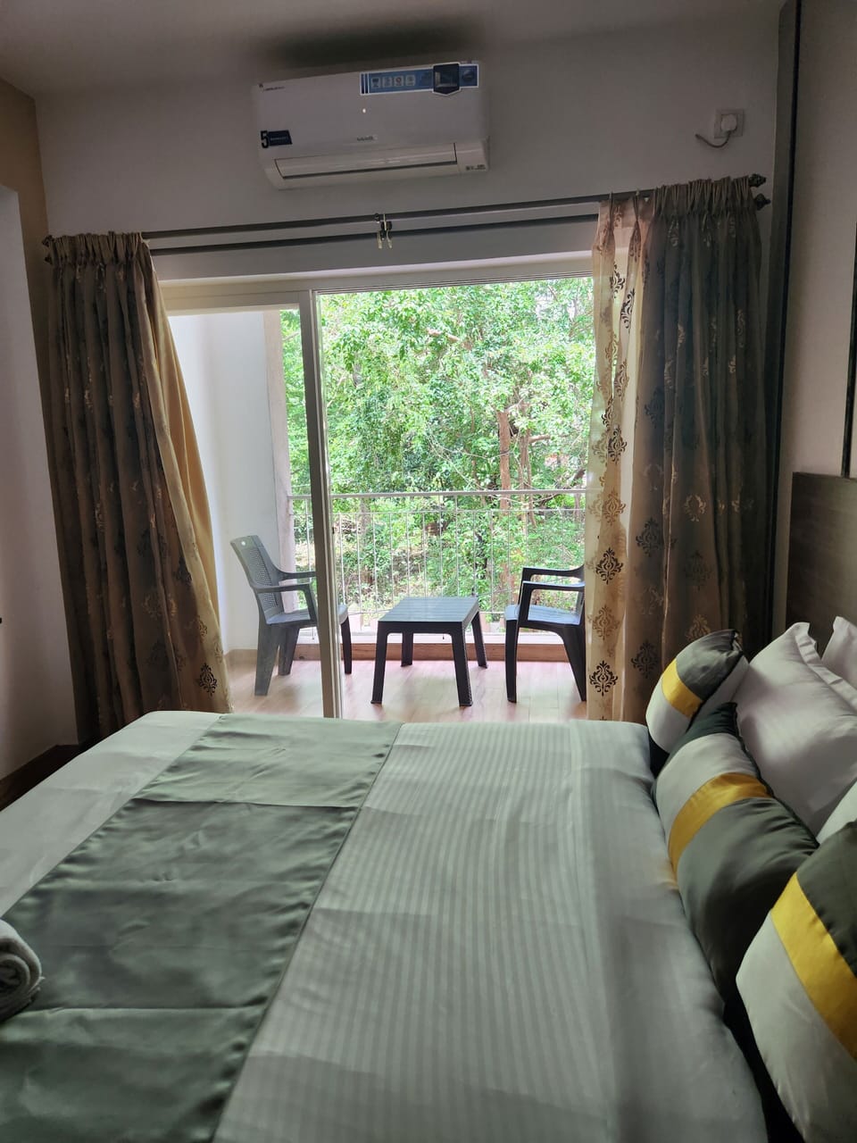 Deluxe Room, Balcony | 1 bedroom, free WiFi, bed sheets