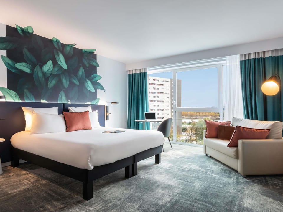 Junior Suite, 1 Double Bed with Sofa bed | Premium bedding, individually decorated, blackout drapes, soundproofing