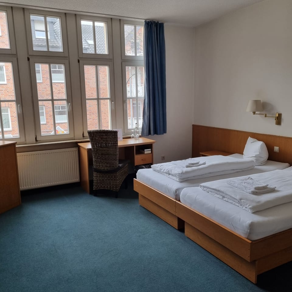 Double Room | Desk, free WiFi