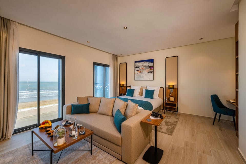 Executive Suite | In-room safe, blackout drapes, soundproofing, free WiFi
