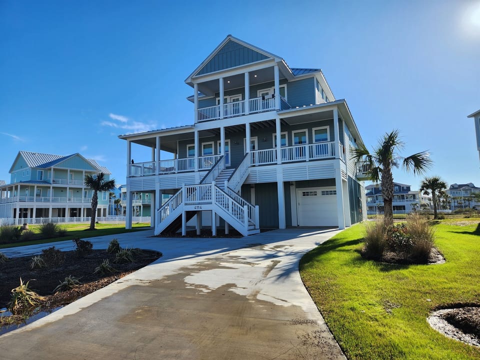 JS Palace. Exquisite new construction home in Pointe West.