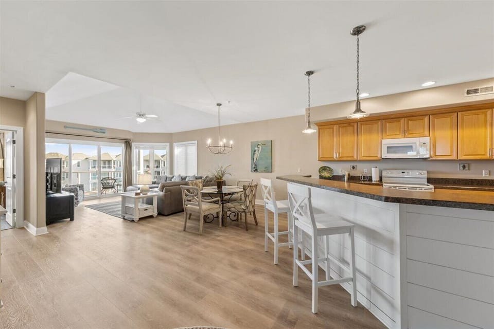 Our Pleasure has a fabulous Open Layout with Views galore.