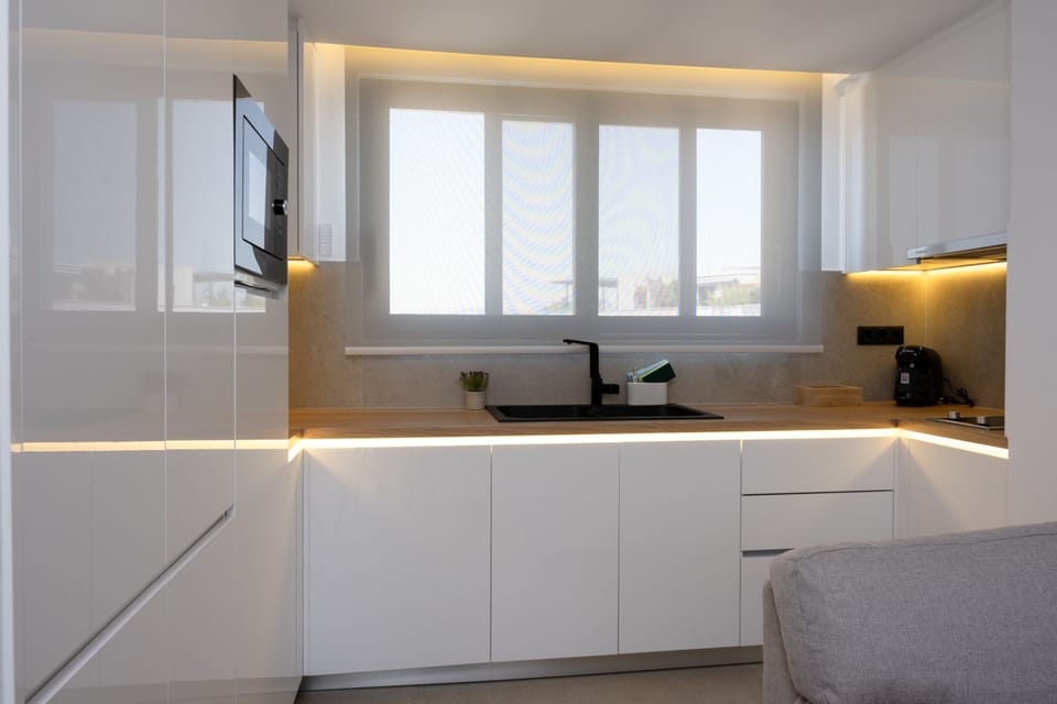 Luxury Suite | Private kitchen | Mini-fridge, stovetop, espresso maker, electric kettle