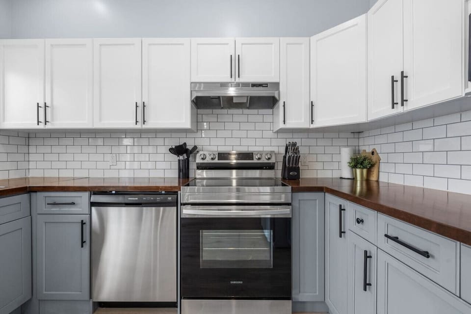 Full kitchen with views of the Rocky mountains