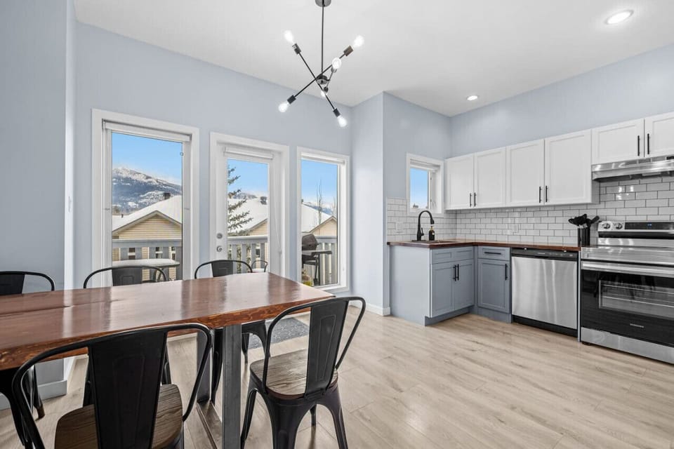 Full kitchen with views of the Rocky mountains