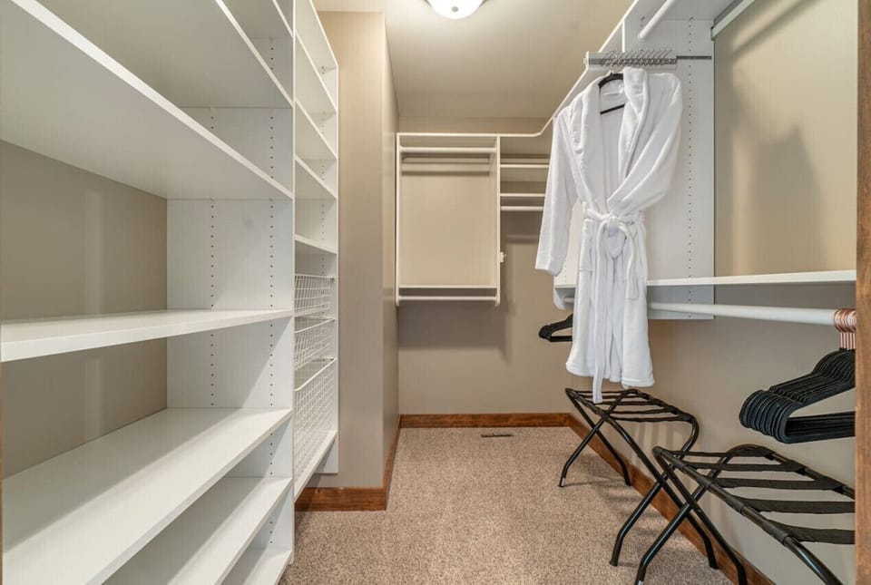 Primary king bedroom closet