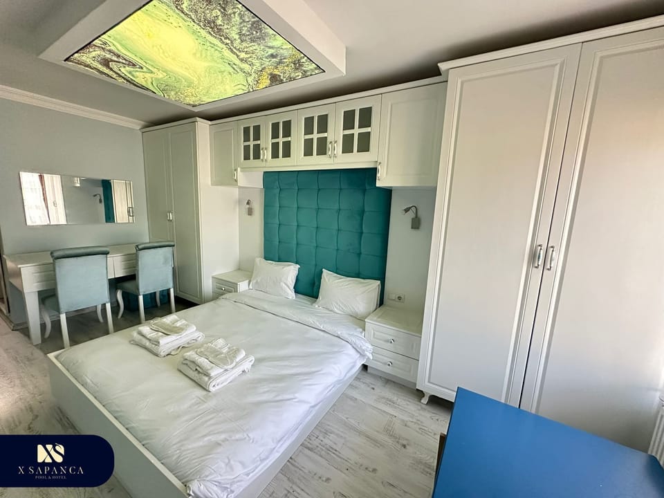 Luxury Double Room | Free WiFi