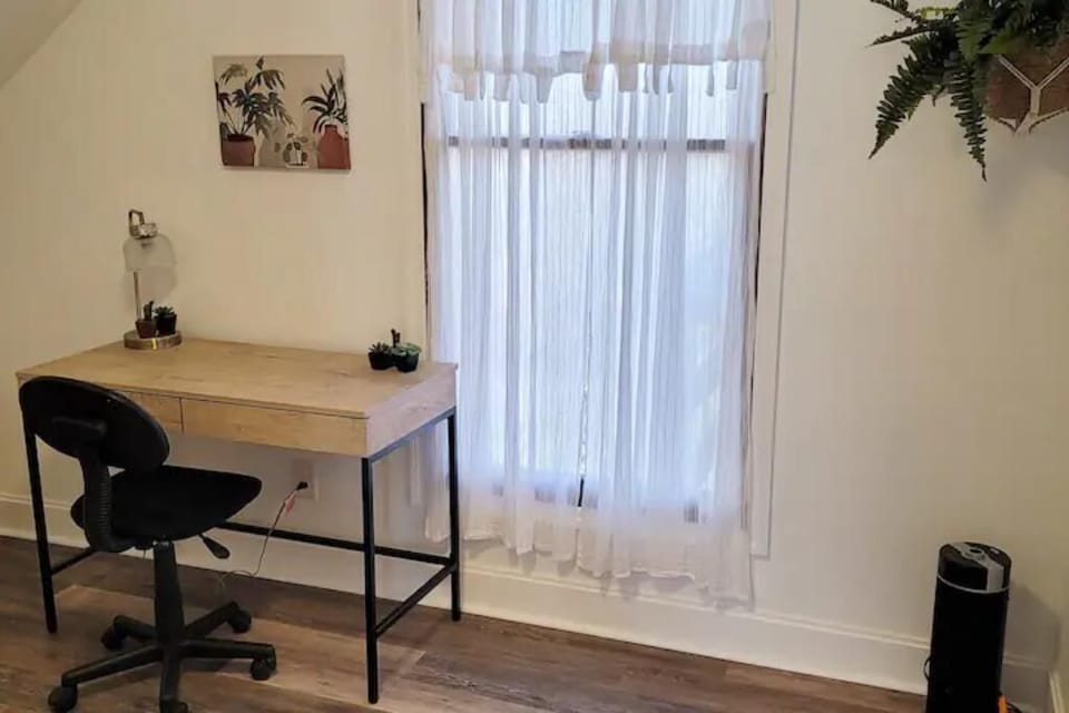 Workstation in second bedroom 