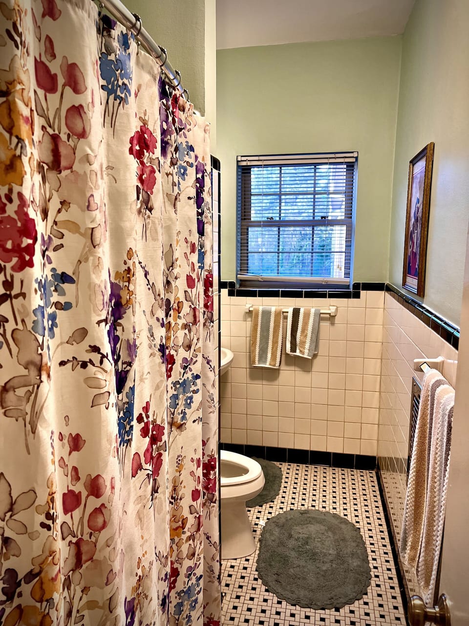 Bathroom 1 (FullBath)