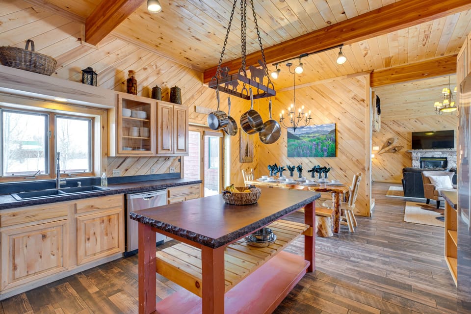 Kitchen | Keurig Coffee Maker | Dishwasher | 1st Floor