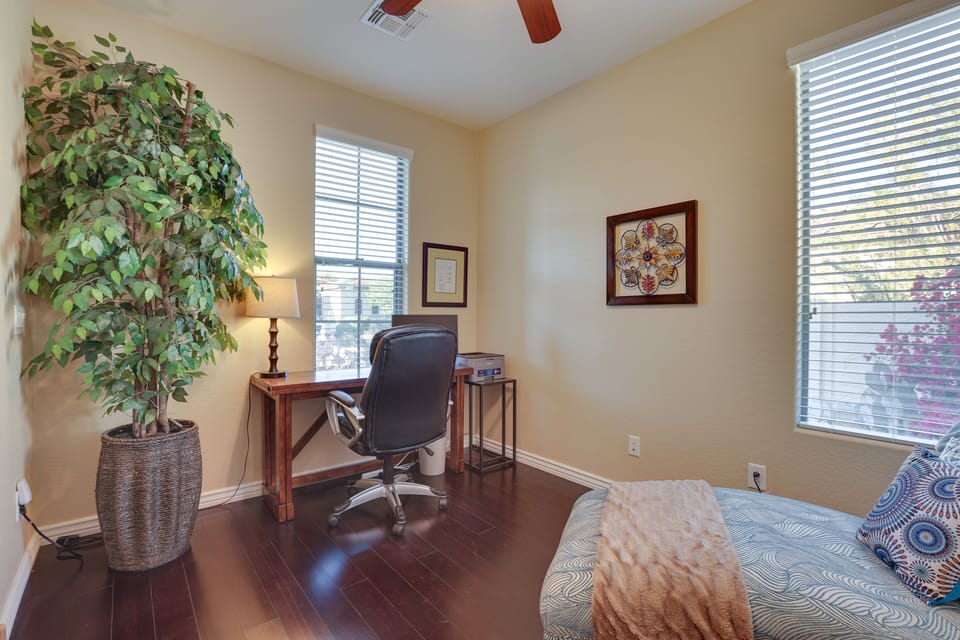 Home Office | Free WiFi
