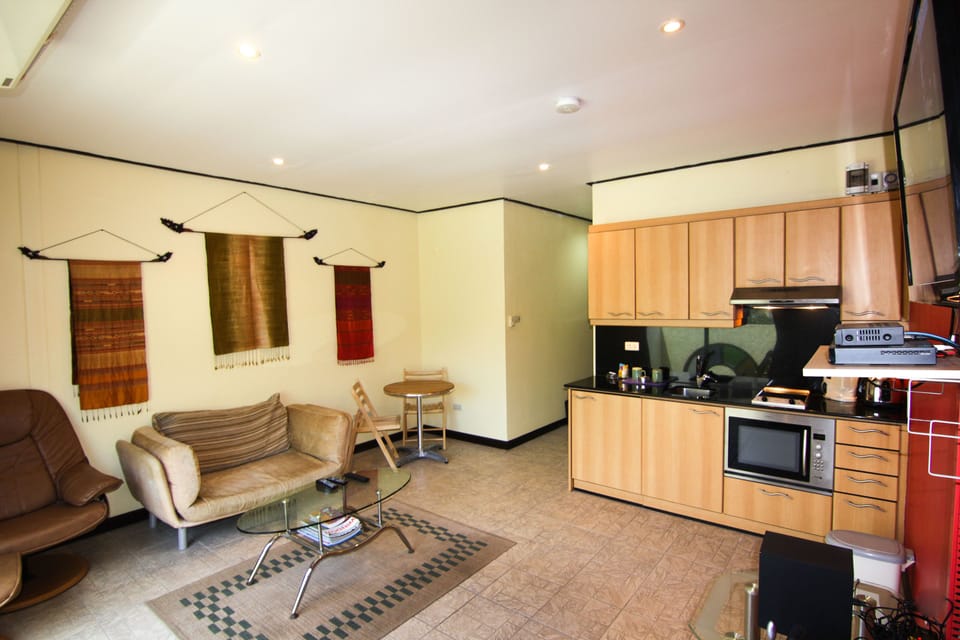 Penthouse | In-room safe, desk, laptop workspace, blackout drapes