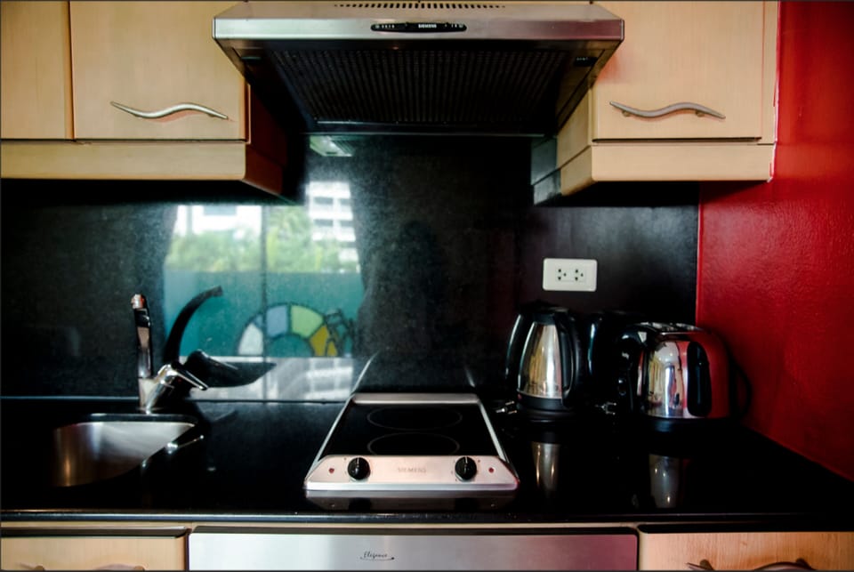 Penthouse | In-room safe, desk, laptop workspace, blackout drapes