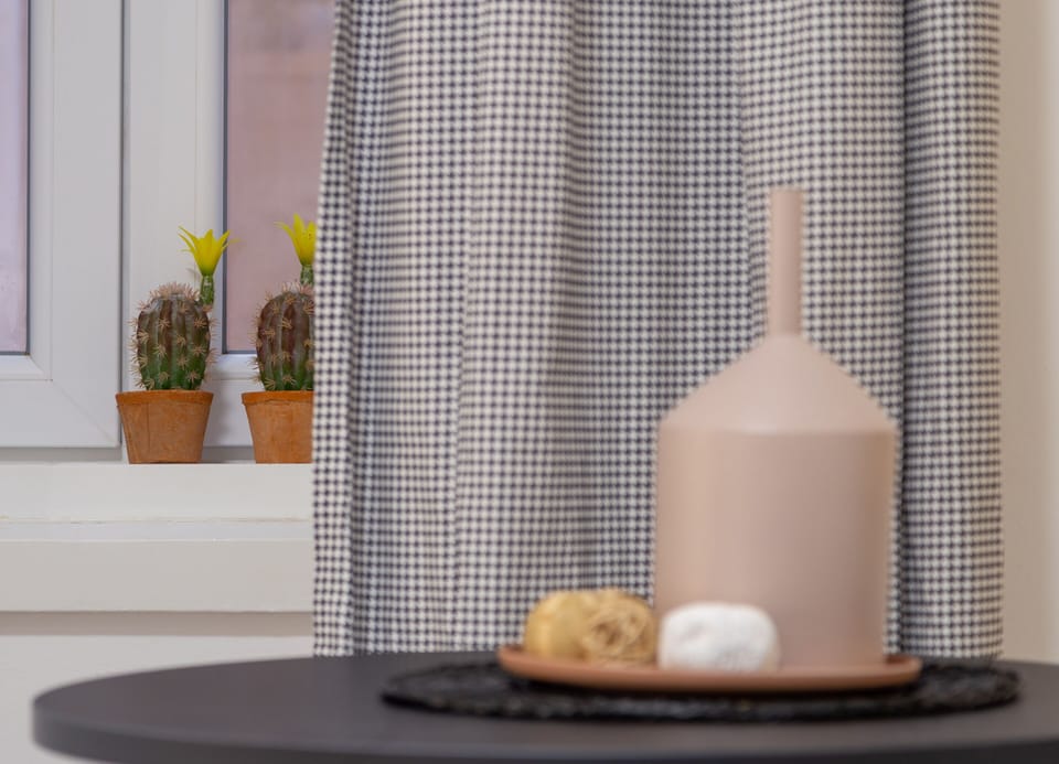 Classic Studio | In-room dining
