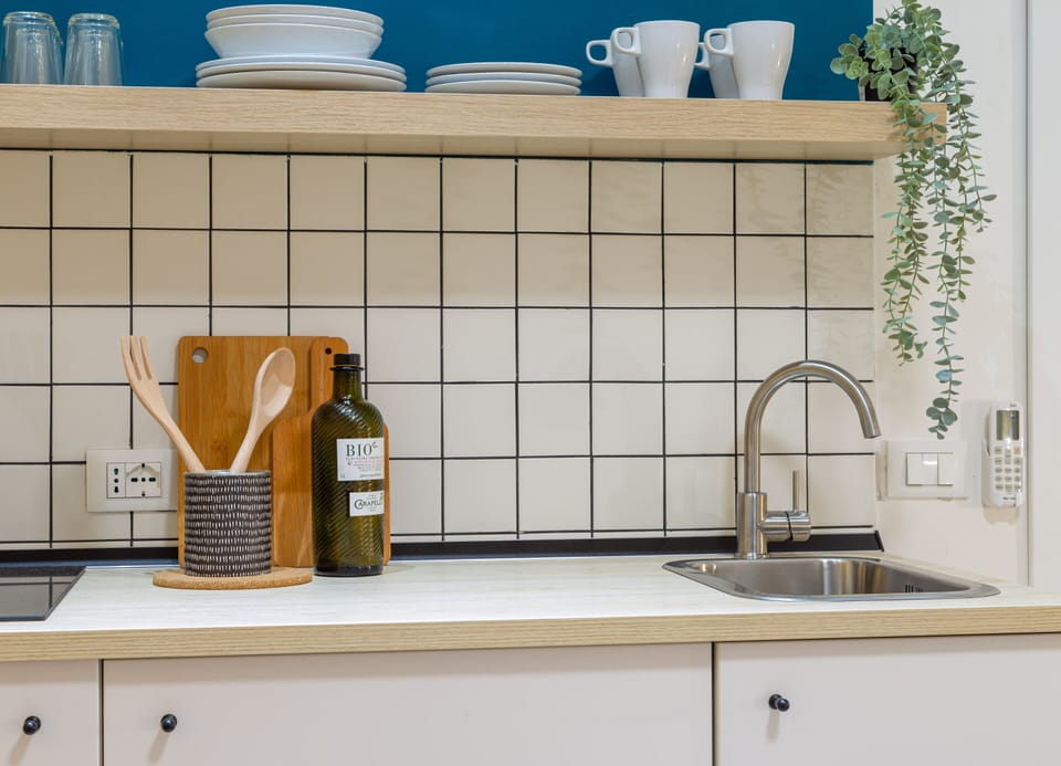 Classic Studio | Private kitchen | Coffee/tea maker, stovetop, cookware/dishes/utensils