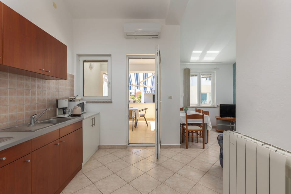 Kitchen and dining area