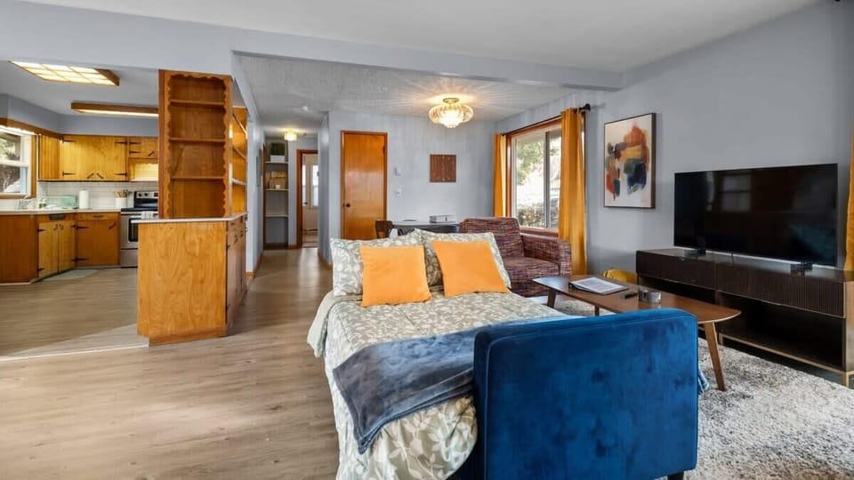 #StayInMyDistrict #EntireHome #BookDirect